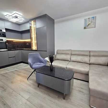 Luxury Designer Walk To Sea Garden&beach Apartament