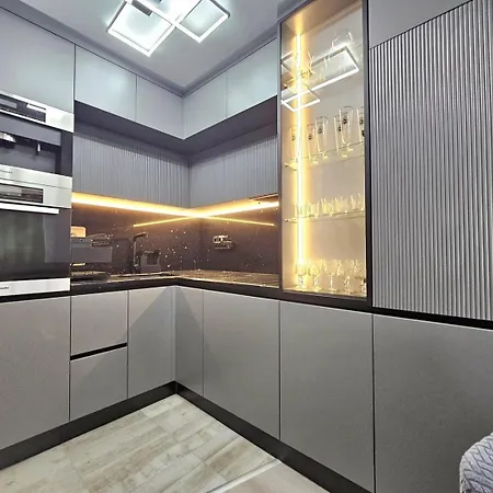 Luxury Designer Walk To Sea Garden&beach Apartament Warna